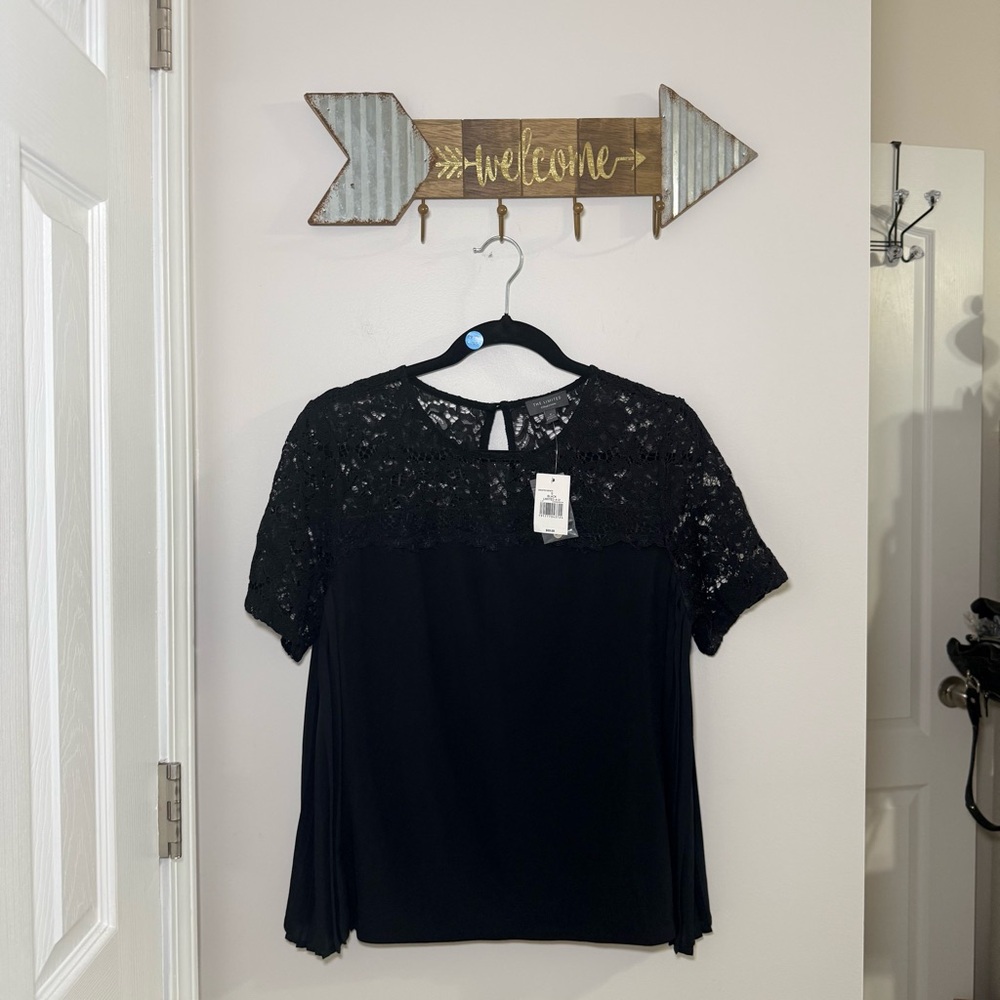 The Limited Black Lace Women's Blouse Size Small NWT